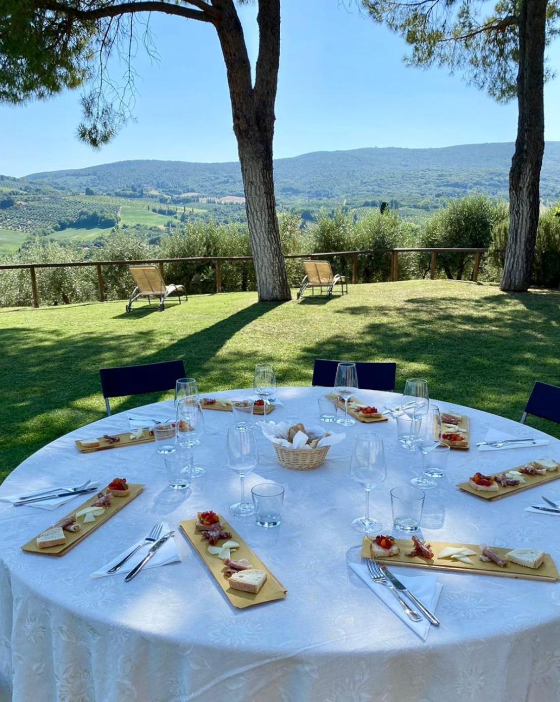 Villa Fattoria Abbazia Monte Oliveto San Gimignano Exterior foto