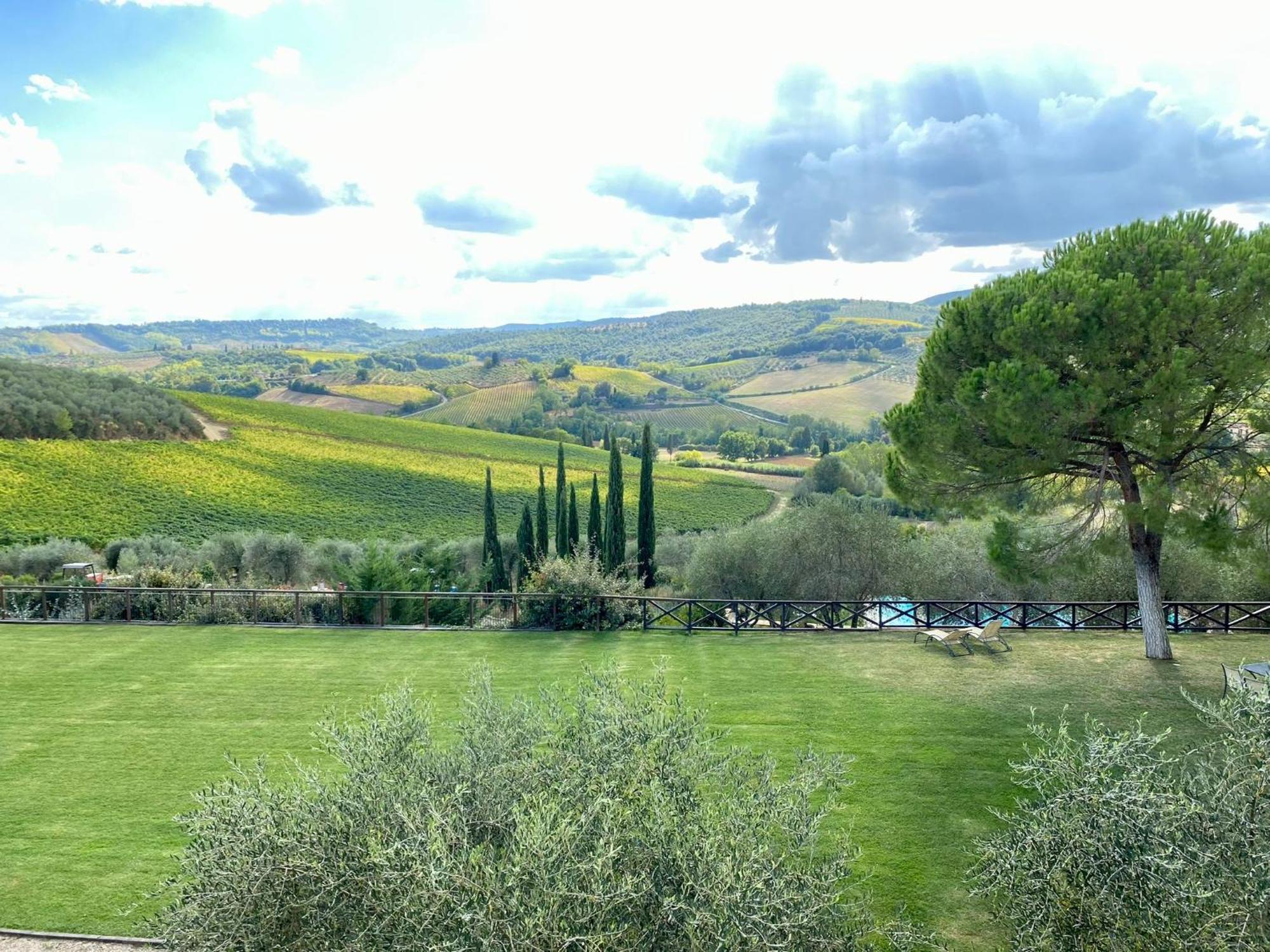 Villa Fattoria Abbazia Monte Oliveto San Gimignano Exterior foto