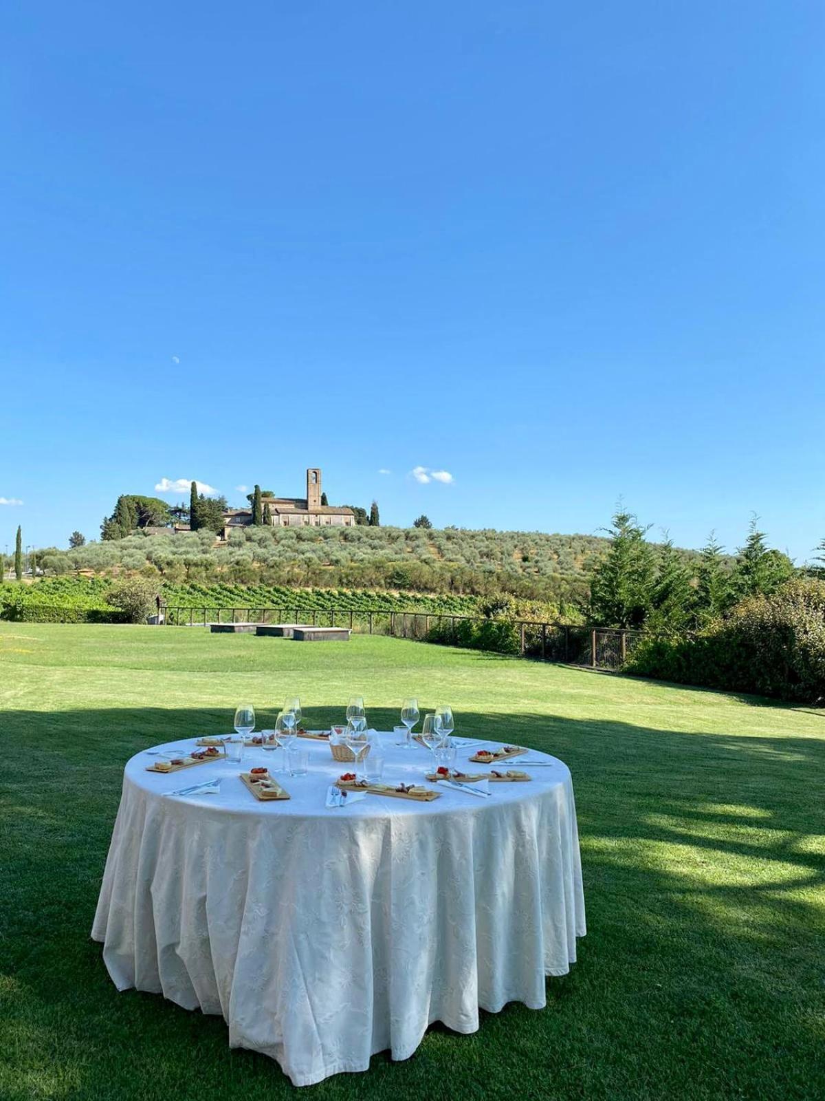 Villa Fattoria Abbazia Monte Oliveto San Gimignano Exterior foto