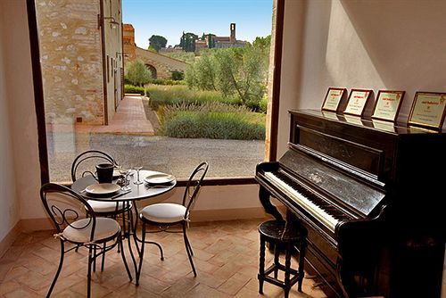 Villa Fattoria Abbazia Monte Oliveto San Gimignano Exterior foto