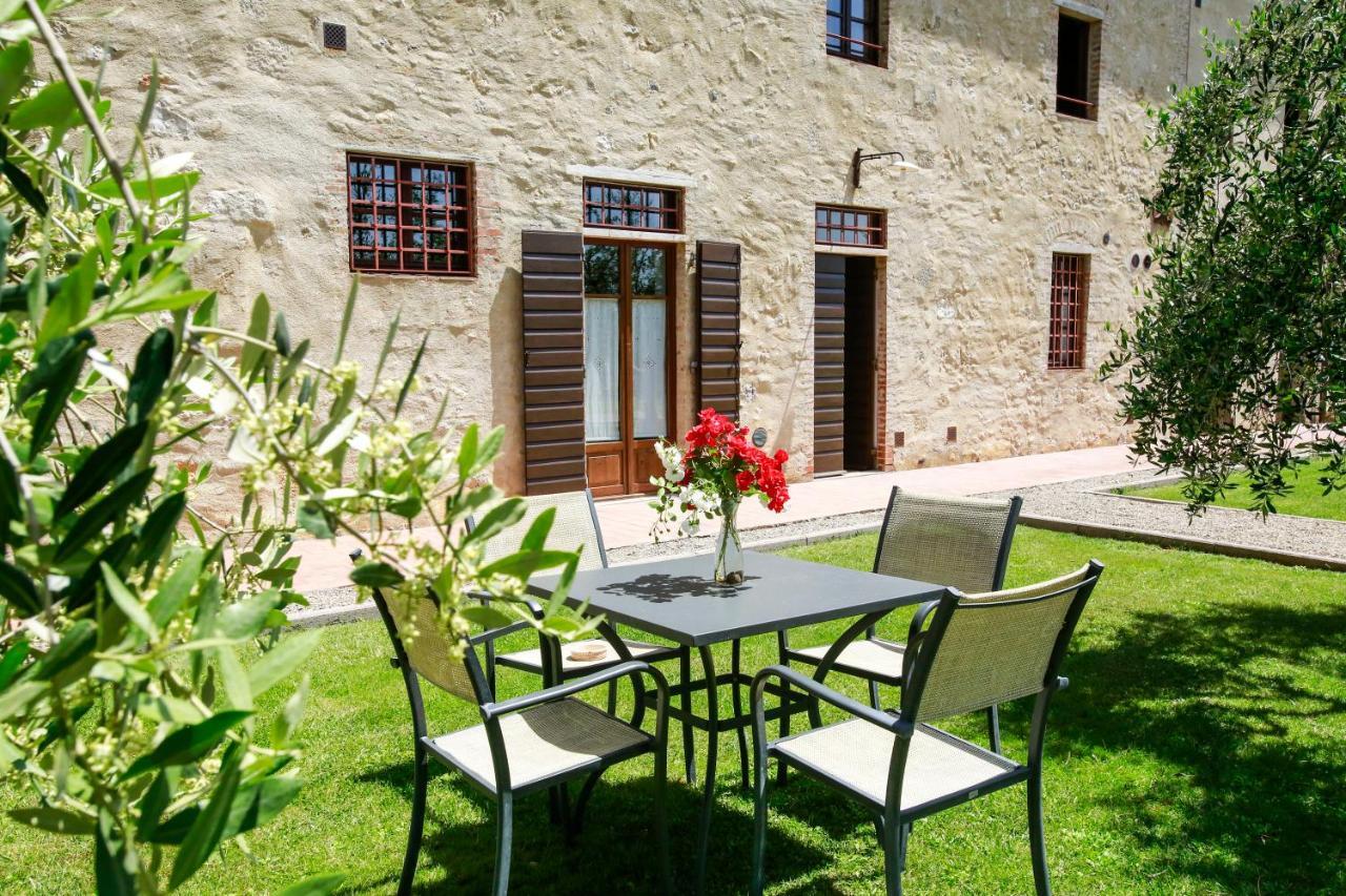 Villa Fattoria Abbazia Monte Oliveto San Gimignano Exterior foto